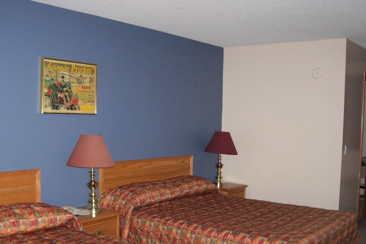 Deluxe Room, 2 Queen Beds | Hypo-allergenic bedding available, blackout drapes, soundproofing