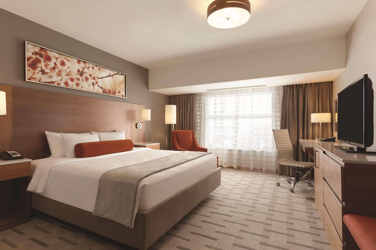 1 bedroom, premium bedding, in-room safe, desk