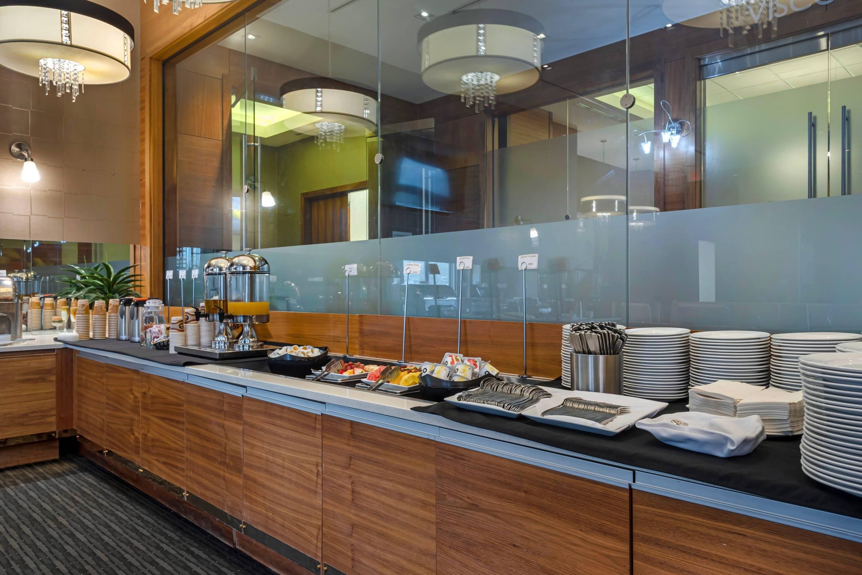 Desayuno buffet diario (CAD 16.80 por persona)