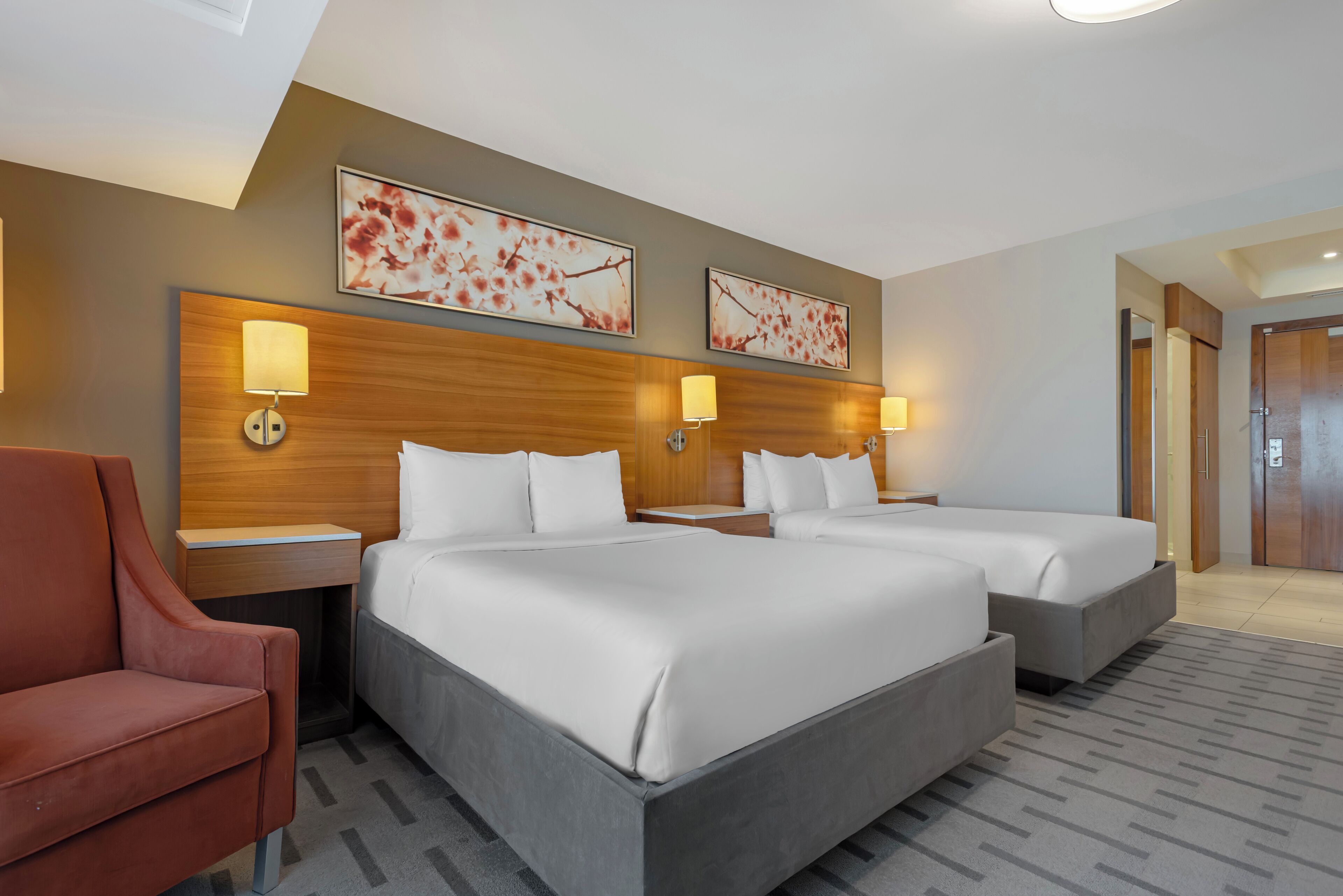 Kamer, 2 queensize bedden, niet-roken | Luxe beddengoed, een kluis op de kamer, een bureau, een laptopwerkplek