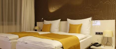 Minibar, coffres-forts dans les chambres, Internet, réveils