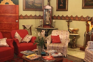 Premium bedding, rollaway beds, free WiFi - Hotel & Restaurante Hacienda San Pedro (San Marcos)