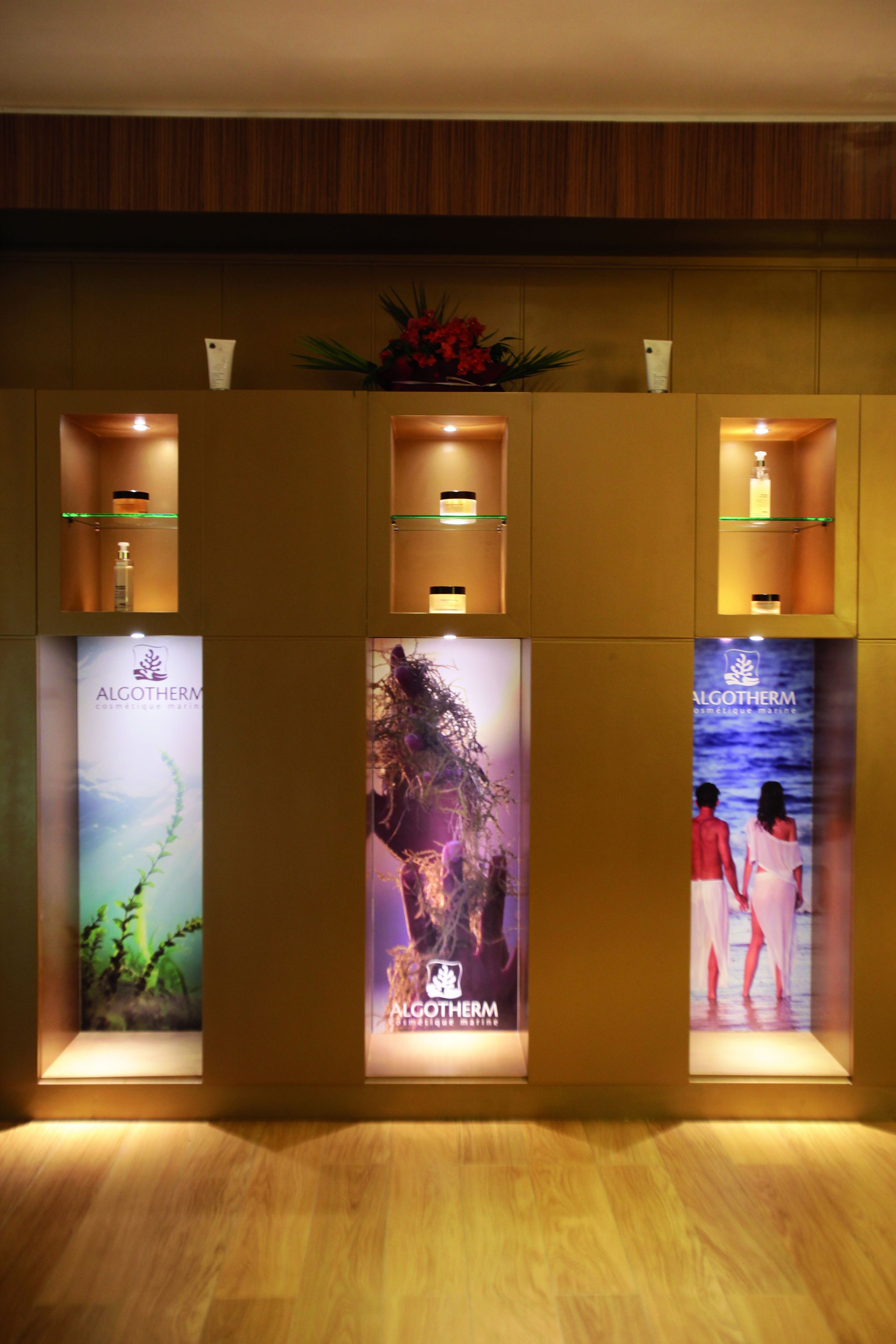 Turkish bath, body scrubs, thalassotherapy, facials, 26 treatment rooms