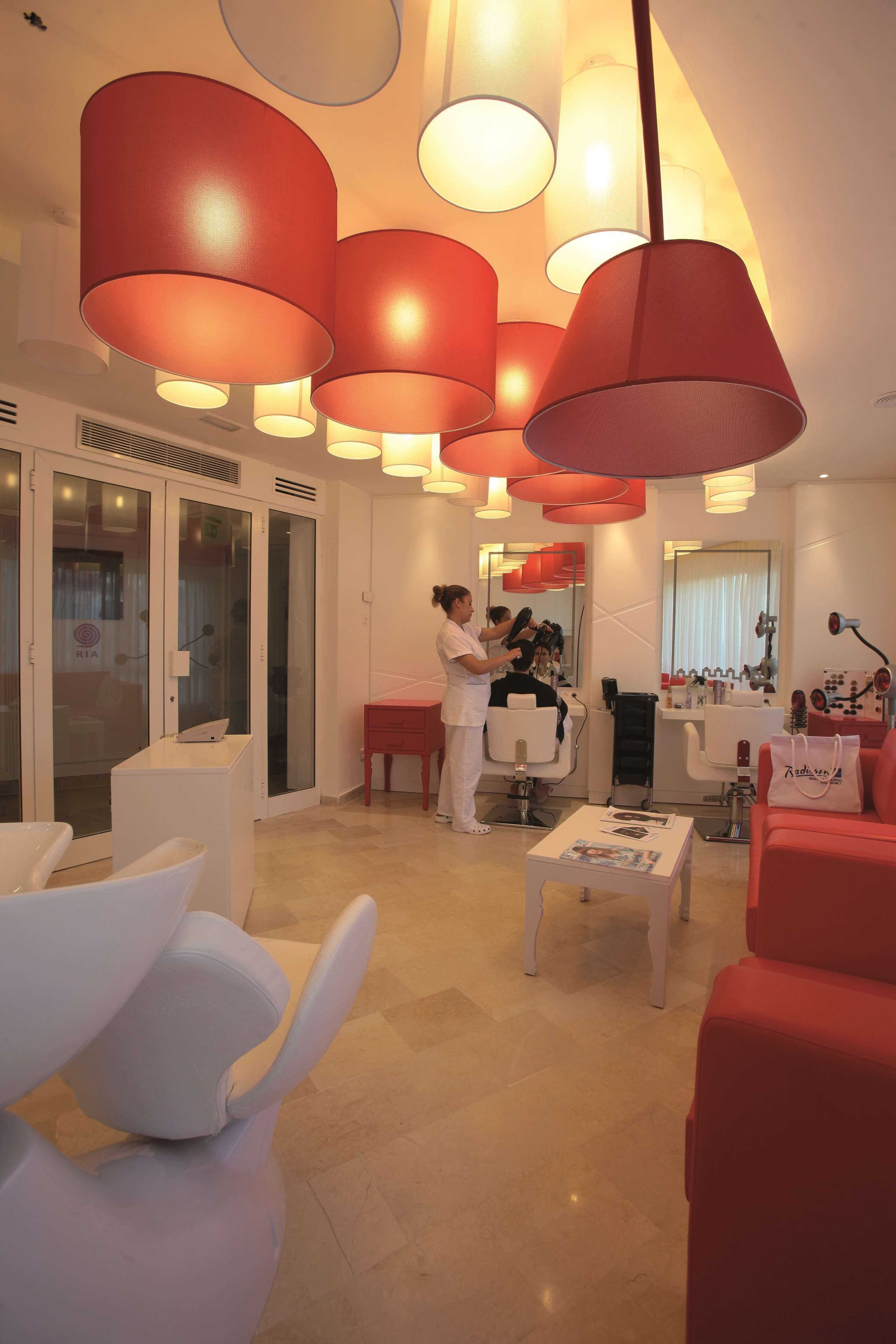 turkish bath/hammam, body scrubs, thalassotherapy, facials