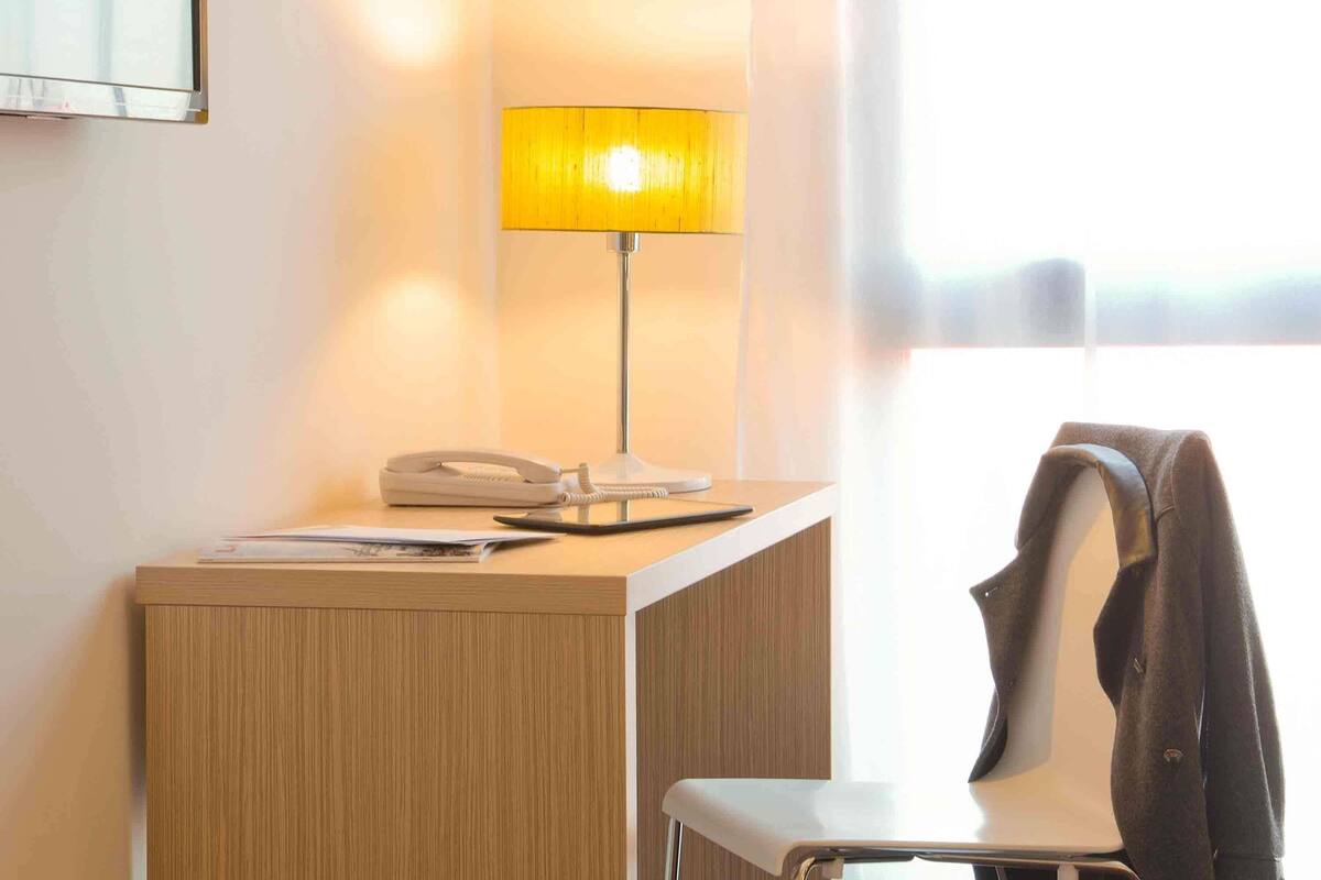 Studio, 1 Double Bed | Desk, laptop workspace, blackout curtains, soundproofing