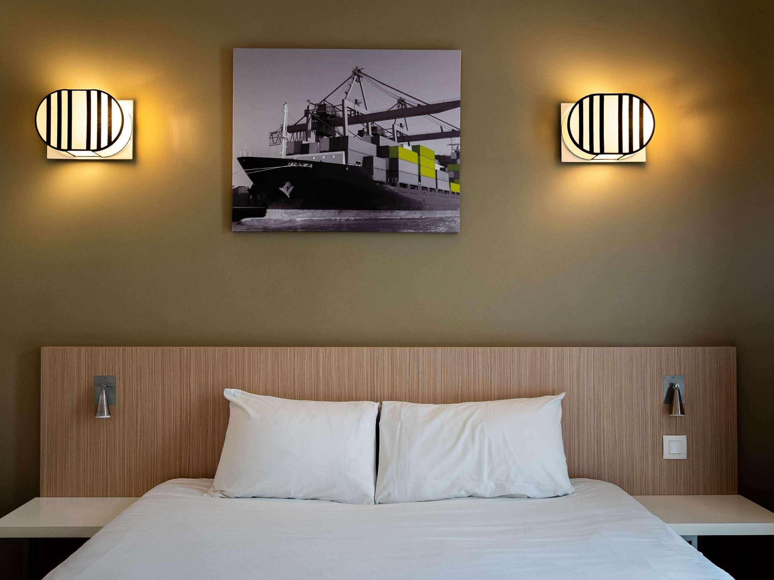 Studio, 1 Double Bed | Individually furnished, desk, laptop workspace, blackout curtains