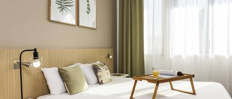 Apartment, 1 Bedroom (4 people) | In-room safe, desk, soundproofing, free WiFi