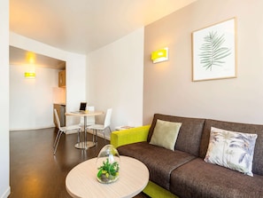 Apartment, 1 Bedroom | In-room safe, desk, soundproofing, free WiFi