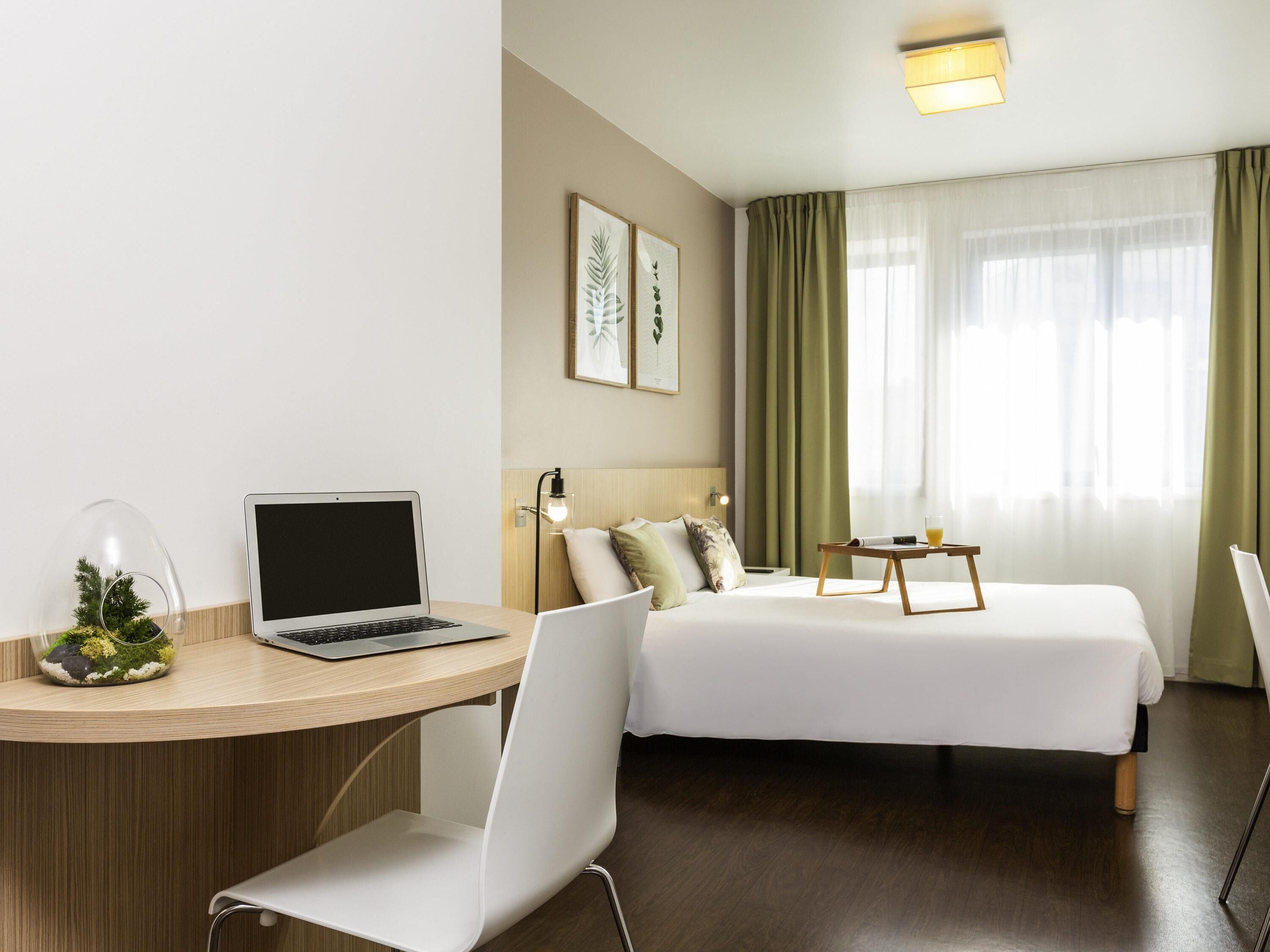 Studio, 1 Double Bed | In-room safe, desk, soundproofing, free WiFi