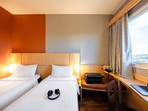 Standard Twin Room, 2 Twin Beds | Minibar, soundproofing, iron/ironing board, free WiFi - ibis Ourinhos (Ourinhos)