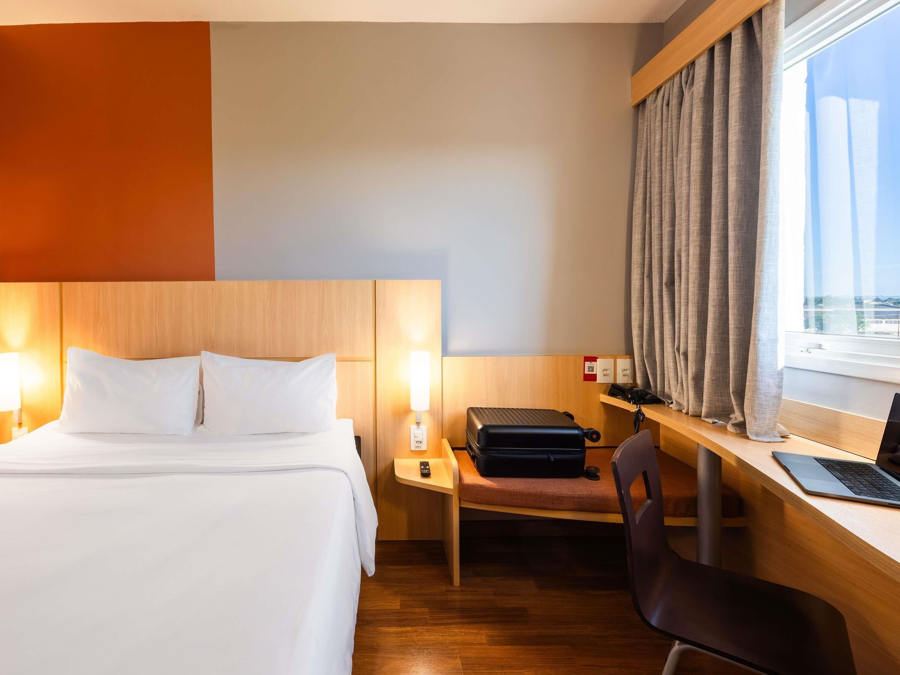 Standard Room, 1 Double Bed | Minibar, soundproofing, iron/ironing board, free WiFi