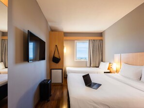 Apartment (Triple), (1 Double and 1 Single Bed) | Minibar, soundproofing, iron/ironing board, free WiFi - ibis Ourinhos (Ourinhos)