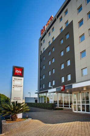 Entrada de la propiedad