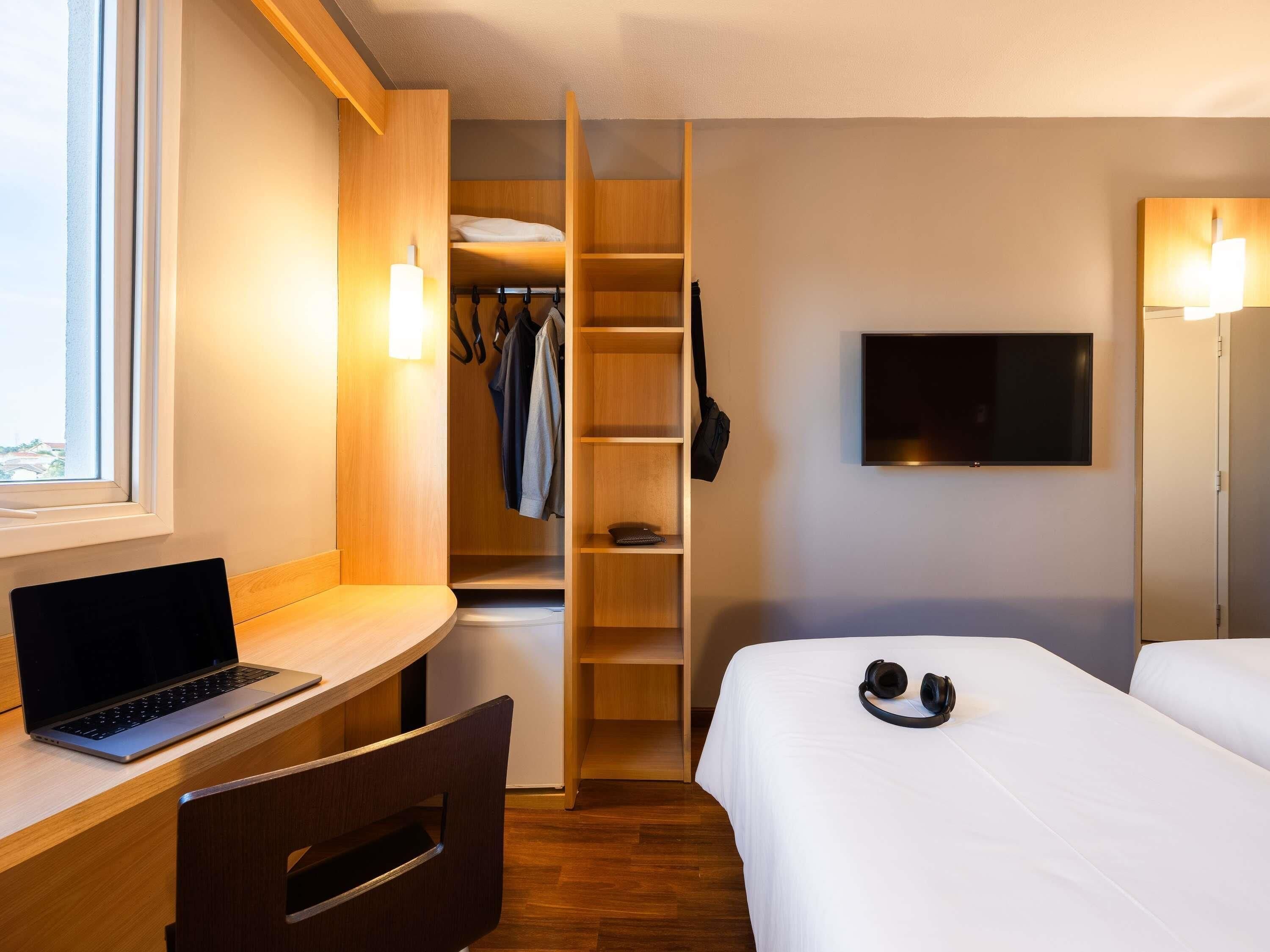 Minibar, soundproofing, iron/ironing board, free WiFi