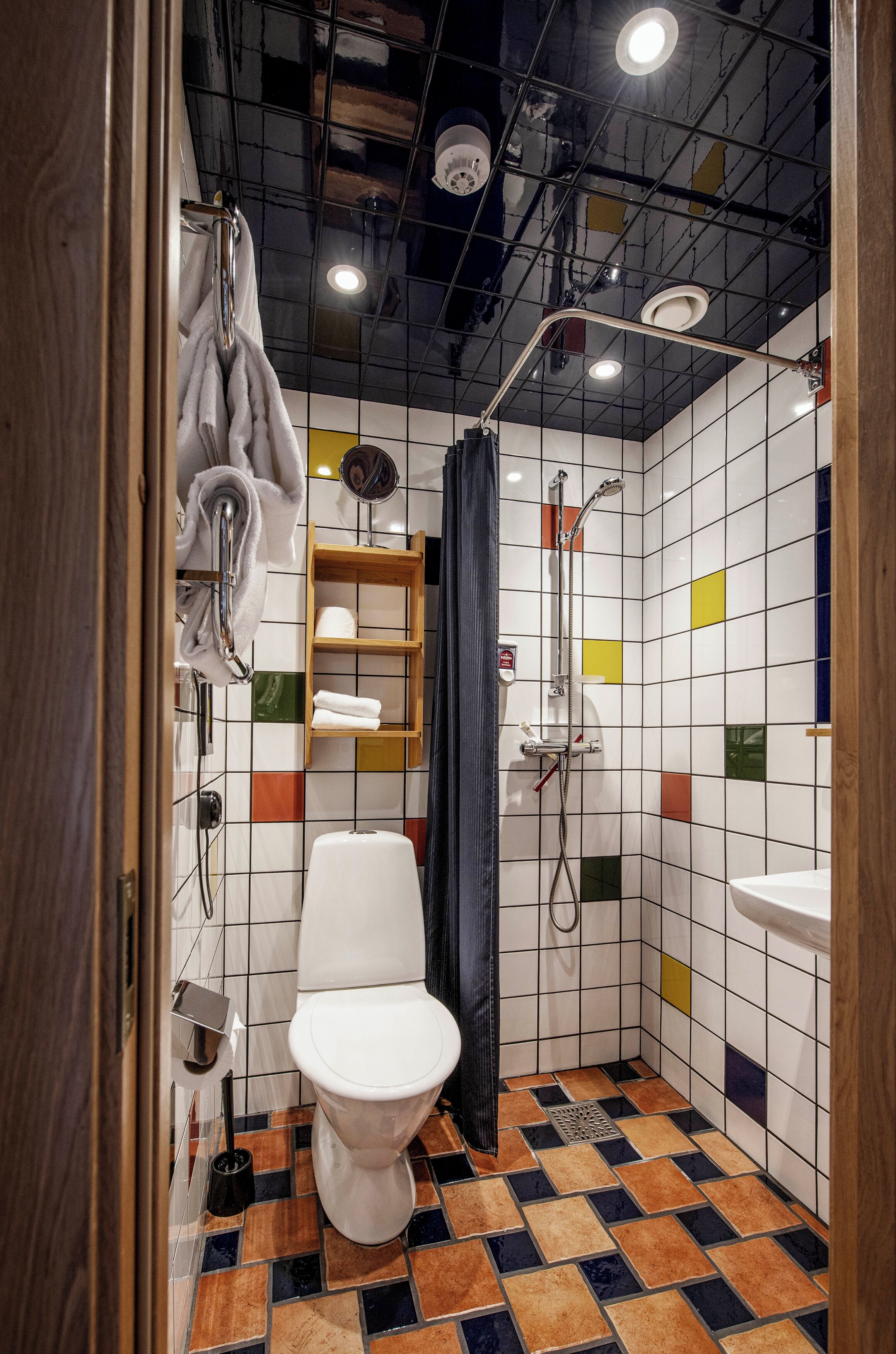 small double room (140 cm bed, spa excluded) | bathroom | hair dryer, towels