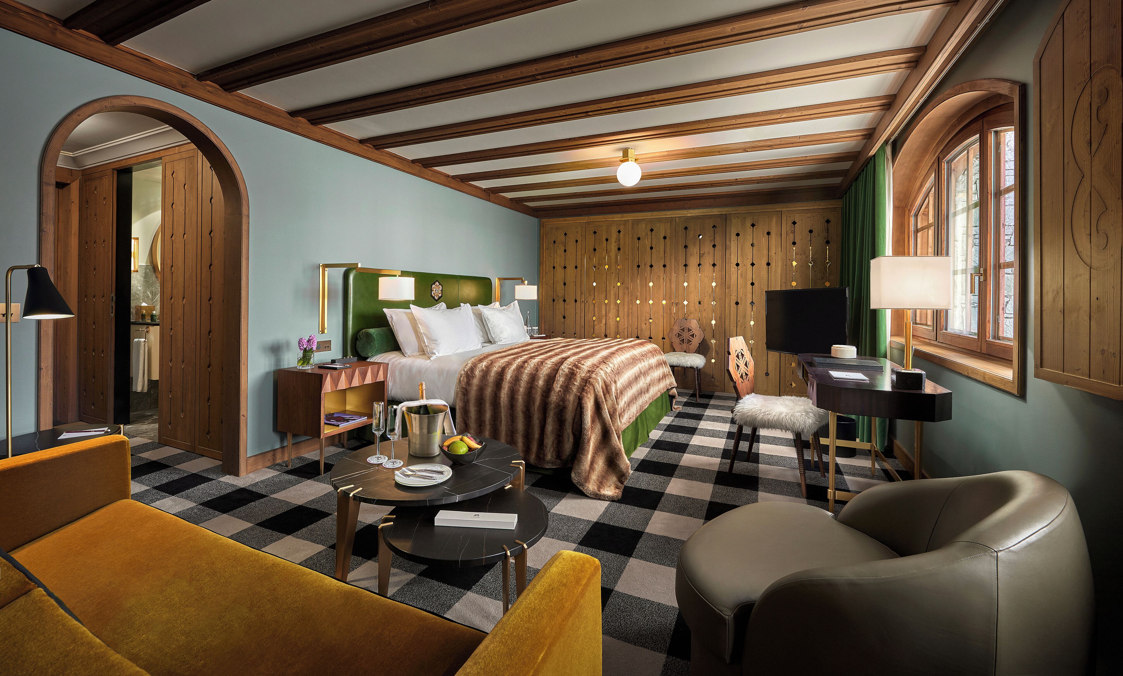 Junior Suite | Premium bedding, free minibar items, in-room safe, desk