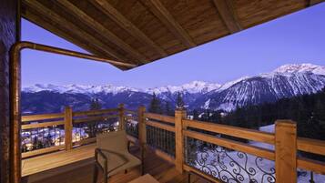 Sviitti, 2 makuuhuonetta | Ylelliset vuodevaatteet, minibaari (osa tuotteista ilmaisia)