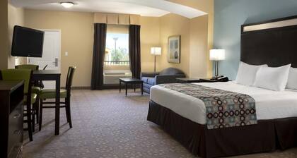 Days Inn & Suites by Wyndham Gonzales TX