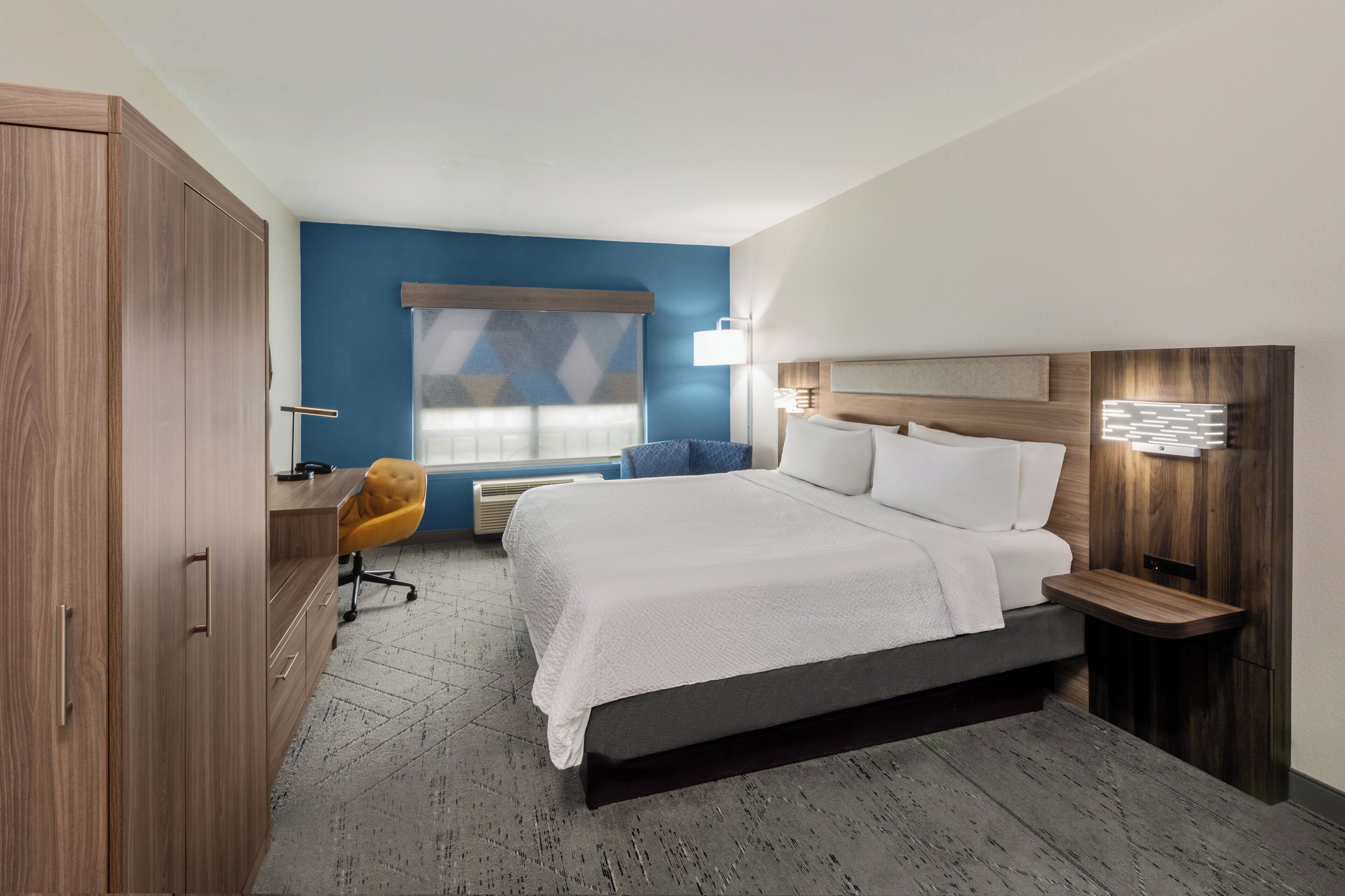Photo - Holiday Inn Express & Suites San Antonio - Frost Bank Ctr