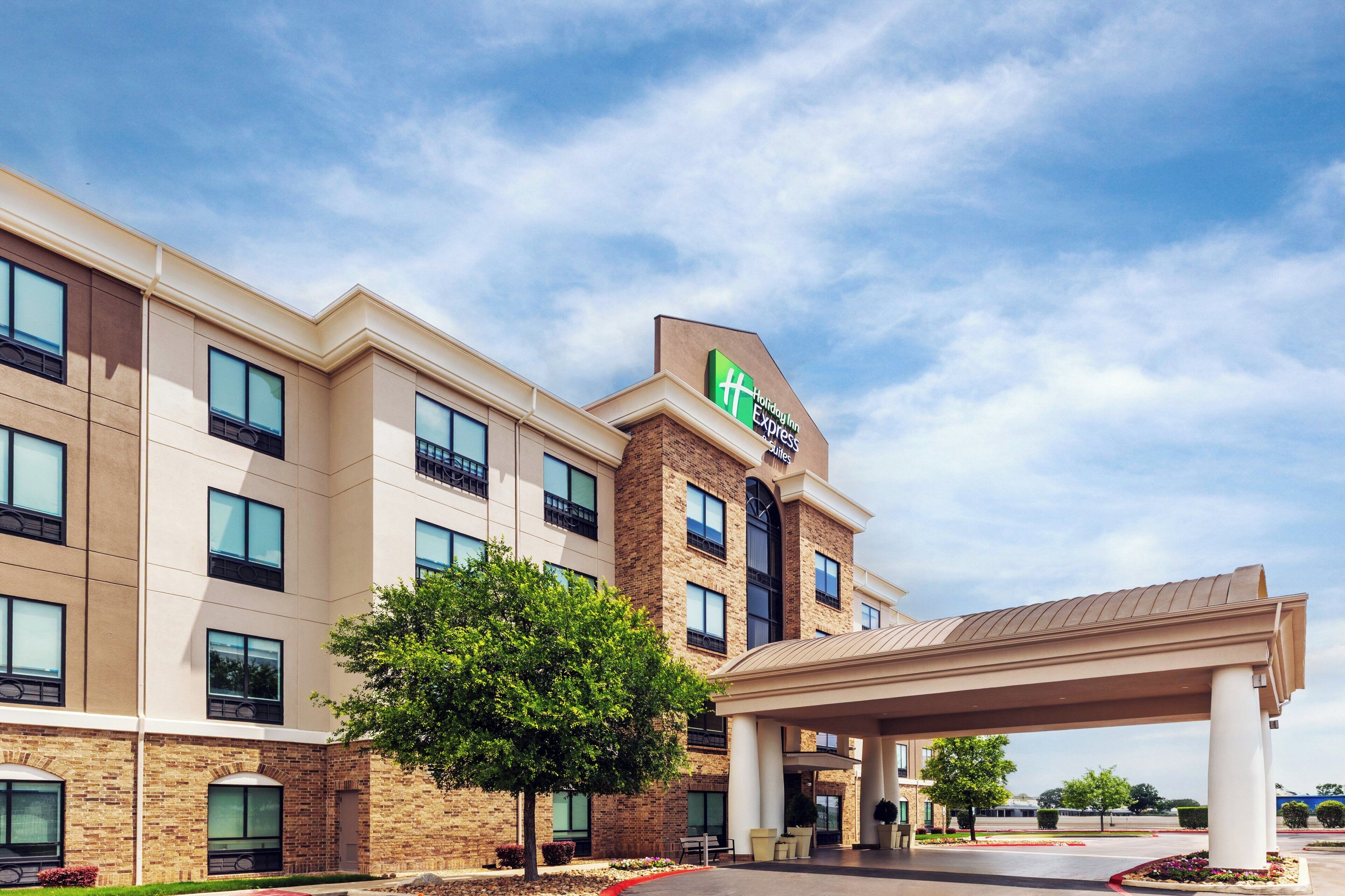 Photo - Holiday Inn Express & Suites San Antonio - Frost Bank Ctr