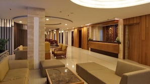 Lobby-lounge