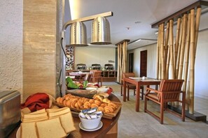 Daily buffet breakfast (IDR 100000 per person) - Cipaganti Legian Hotel (Legian)