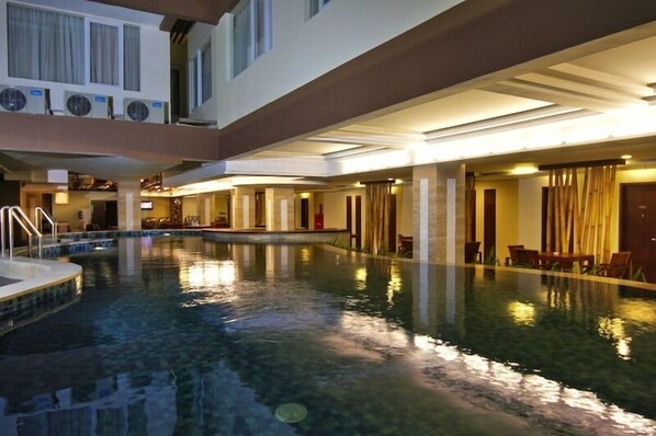 Outdoor pool - Cipaganti Legian Hotel (Legian)