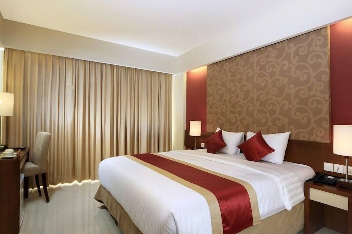 Superior Room | Premium bedding, pillow-top beds, in-room safe, desk