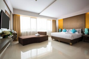 Premium bedding, pillow-top beds, in-room safe, desk