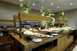 Desayuno buffet todos los días (con cargo)