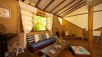 Área de estar no saguão