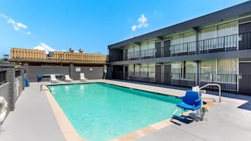 Außenpool (je nach Saison geöffnet)