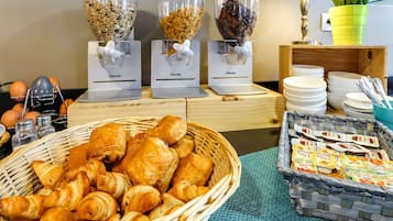 Morgenmadsbuffet hver dag (12 EUR pr. person)