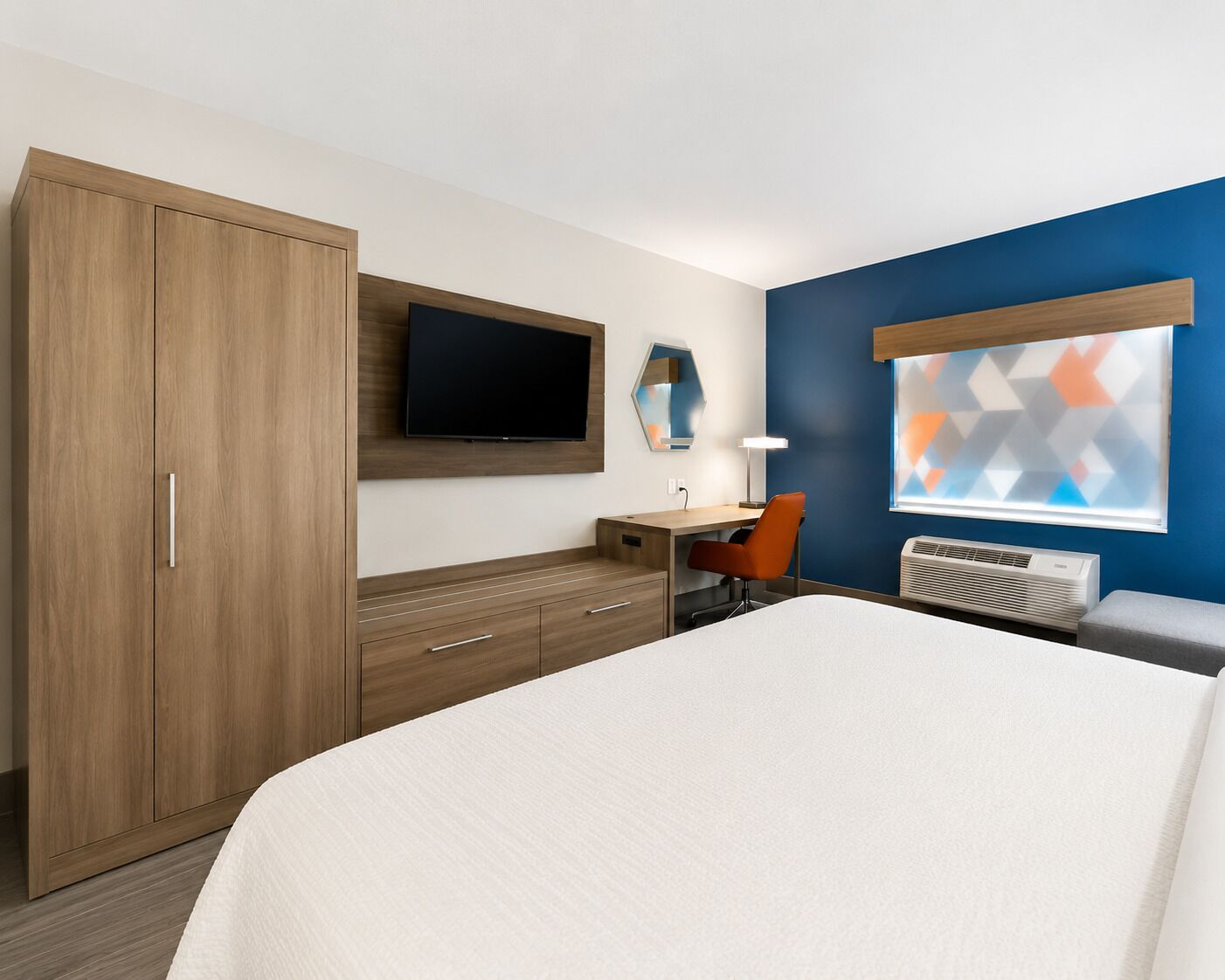 Desk, blackout drapes, iron/ironing board, free WiFi