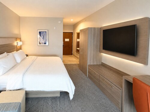 Holiday Inn Express Kenedy by IHG