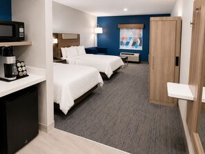 Suite, 2 grands lits | Bureau, rideaux d’obscurcissement, fer et planche à repasser