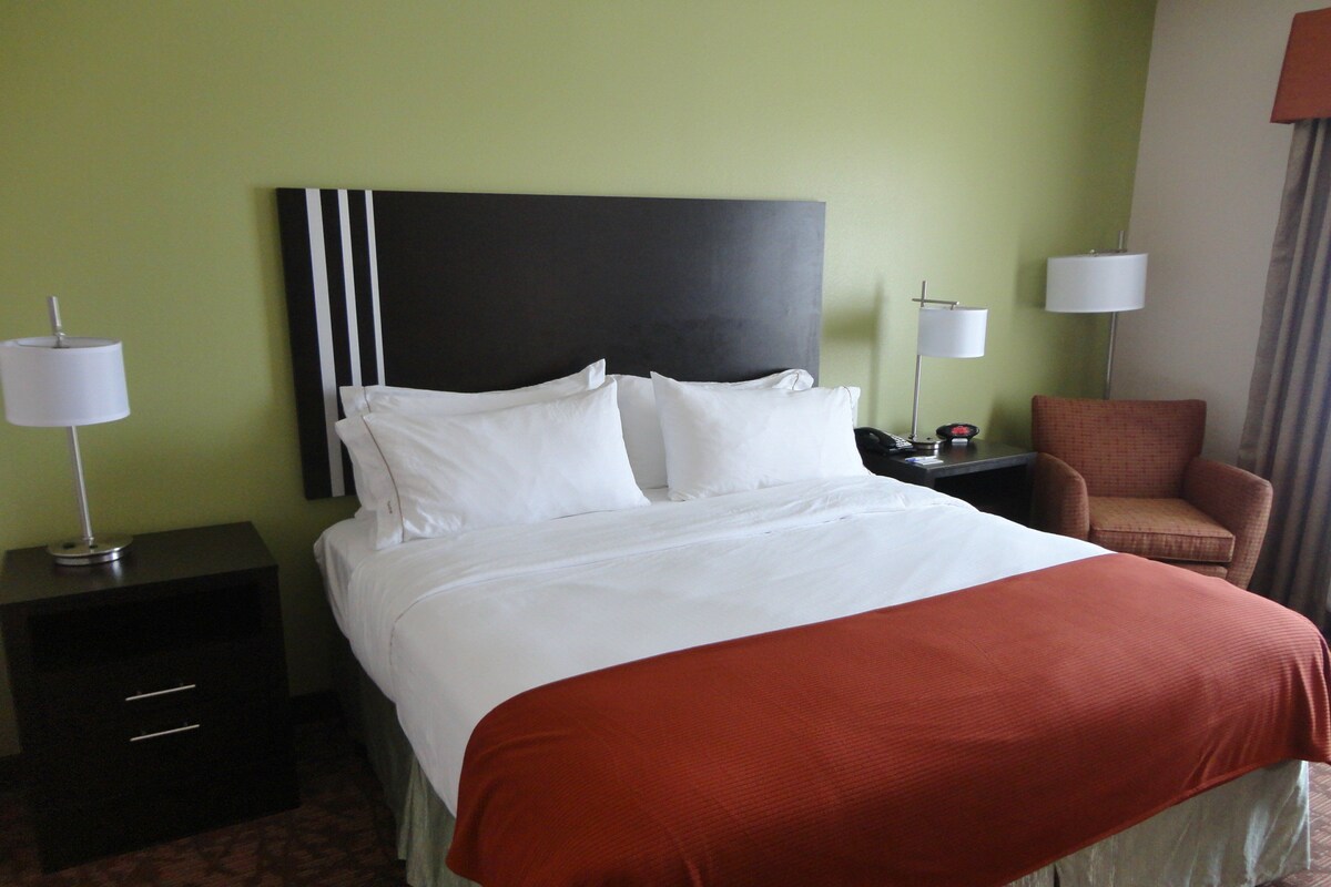 Desk, blackout drapes, iron/ironing board, WiFi (free)