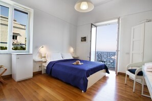 Deluxe Double Room, Sea View | Egyptian cotton sheets, minibar, in-room safe, free WiFi - Capri Inn (Capri)