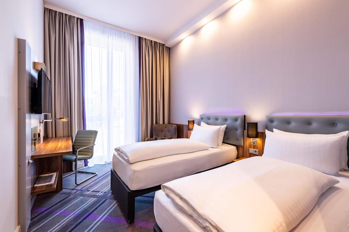 In-room safe, soundproofing, iron/ironing board, free WiFi