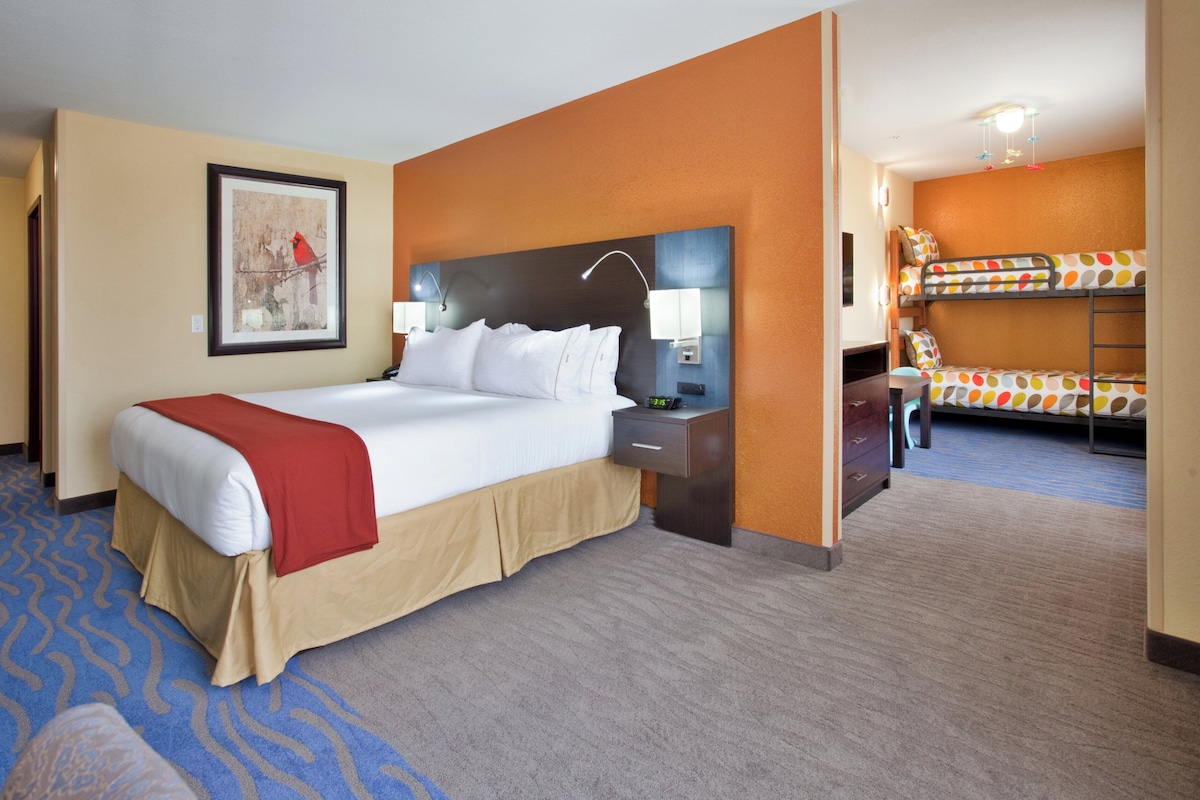 Suite, 1 Bedroom | Room amenity