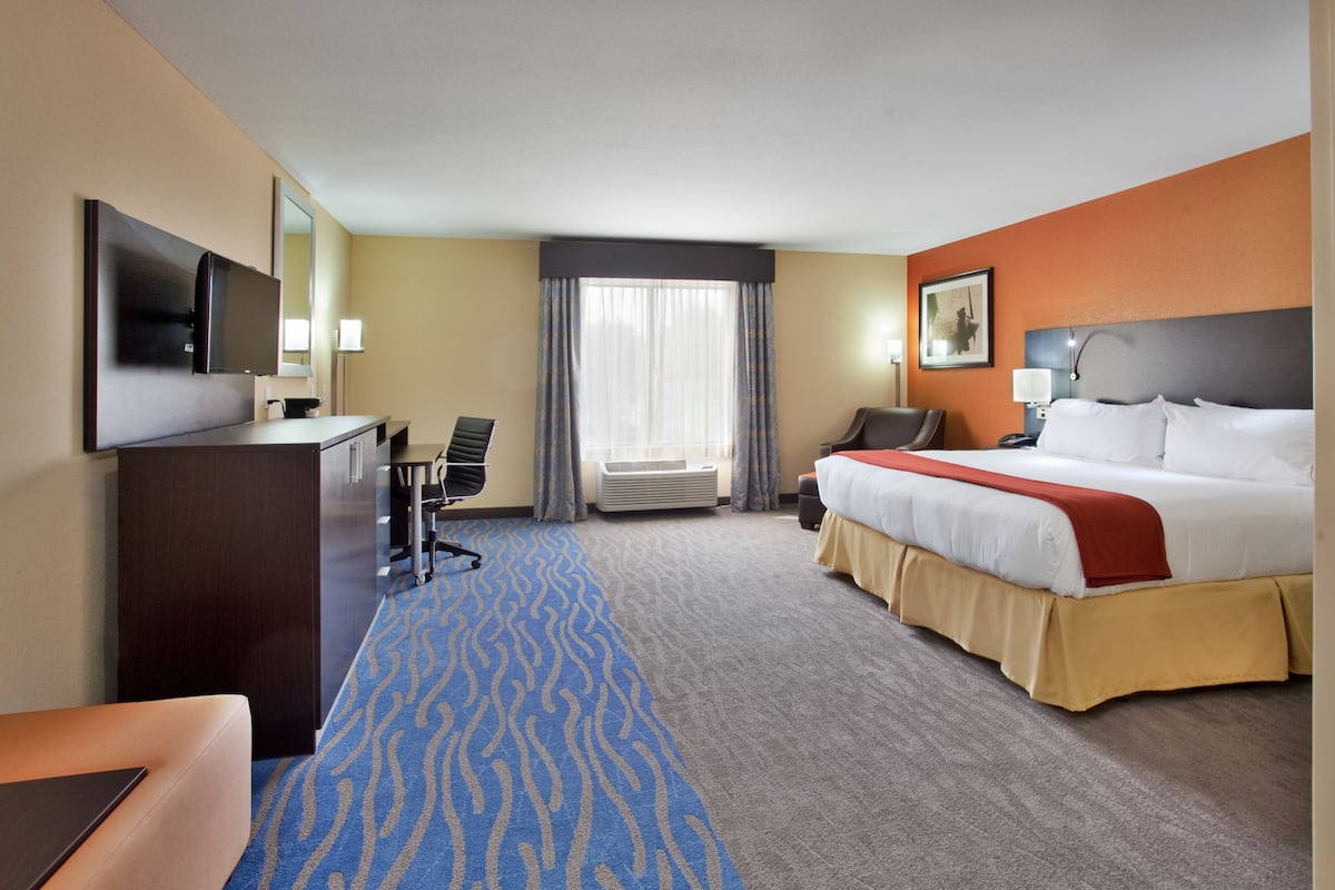 1 bedroom, in-room safe, desk, iron/ironing board