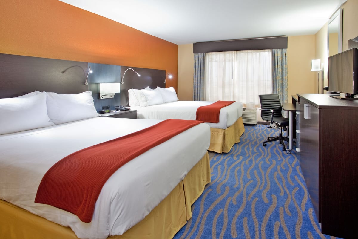 1 bedroom, in-room safe, desk, iron/ironing board