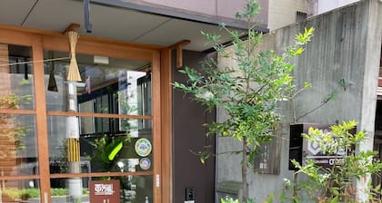 Guesthouse Hyakumanben Cross