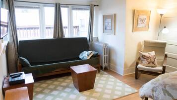 The Sleeper | Living area