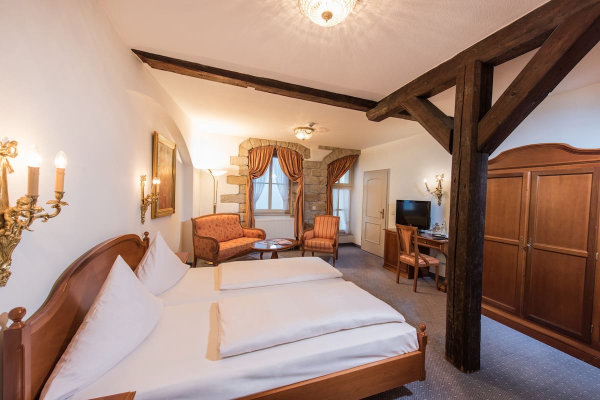 superior double room | minibar, in-room safe, desk, blackout curtains