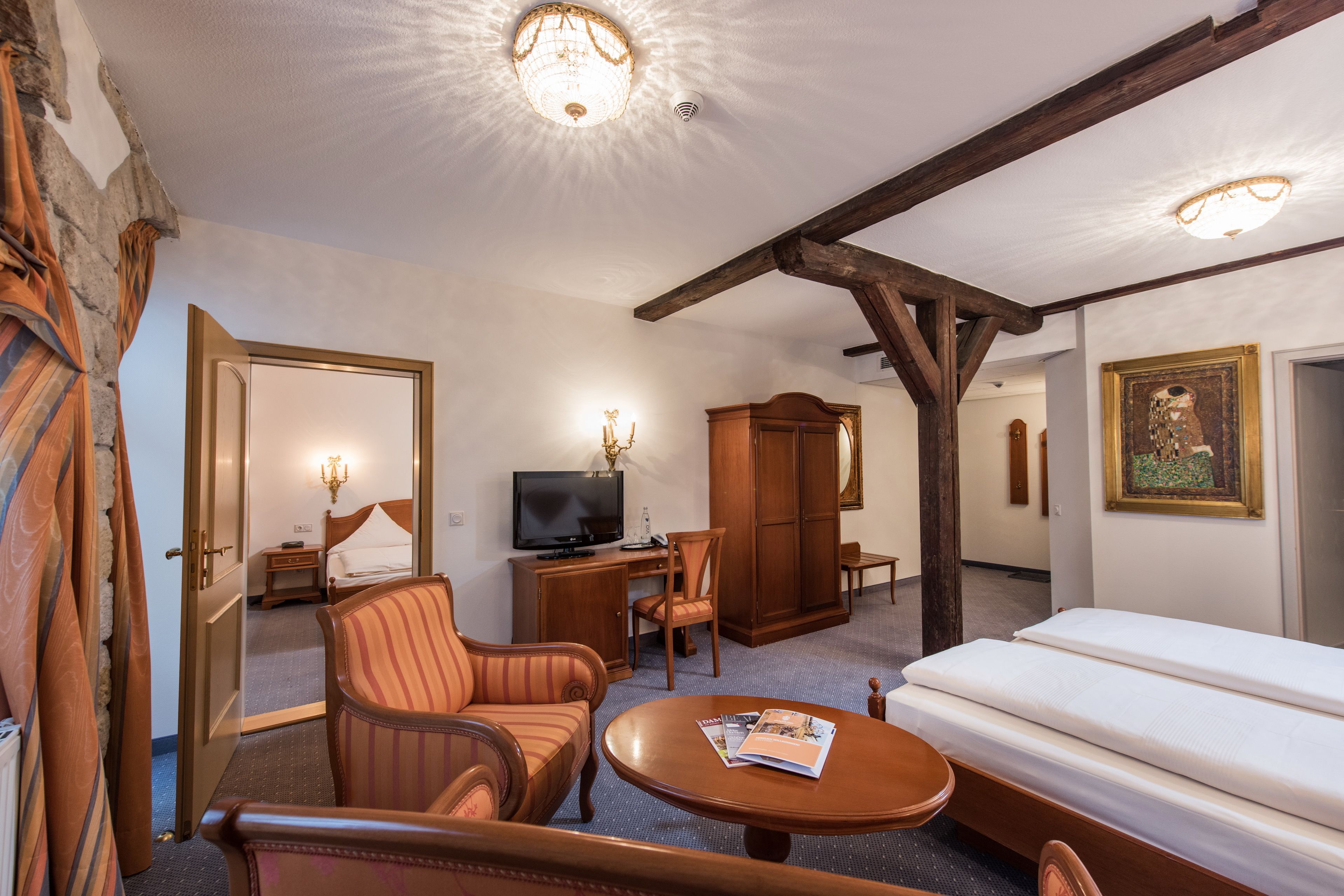 superior double room | minibar, in-room safe, desk, blackout curtains