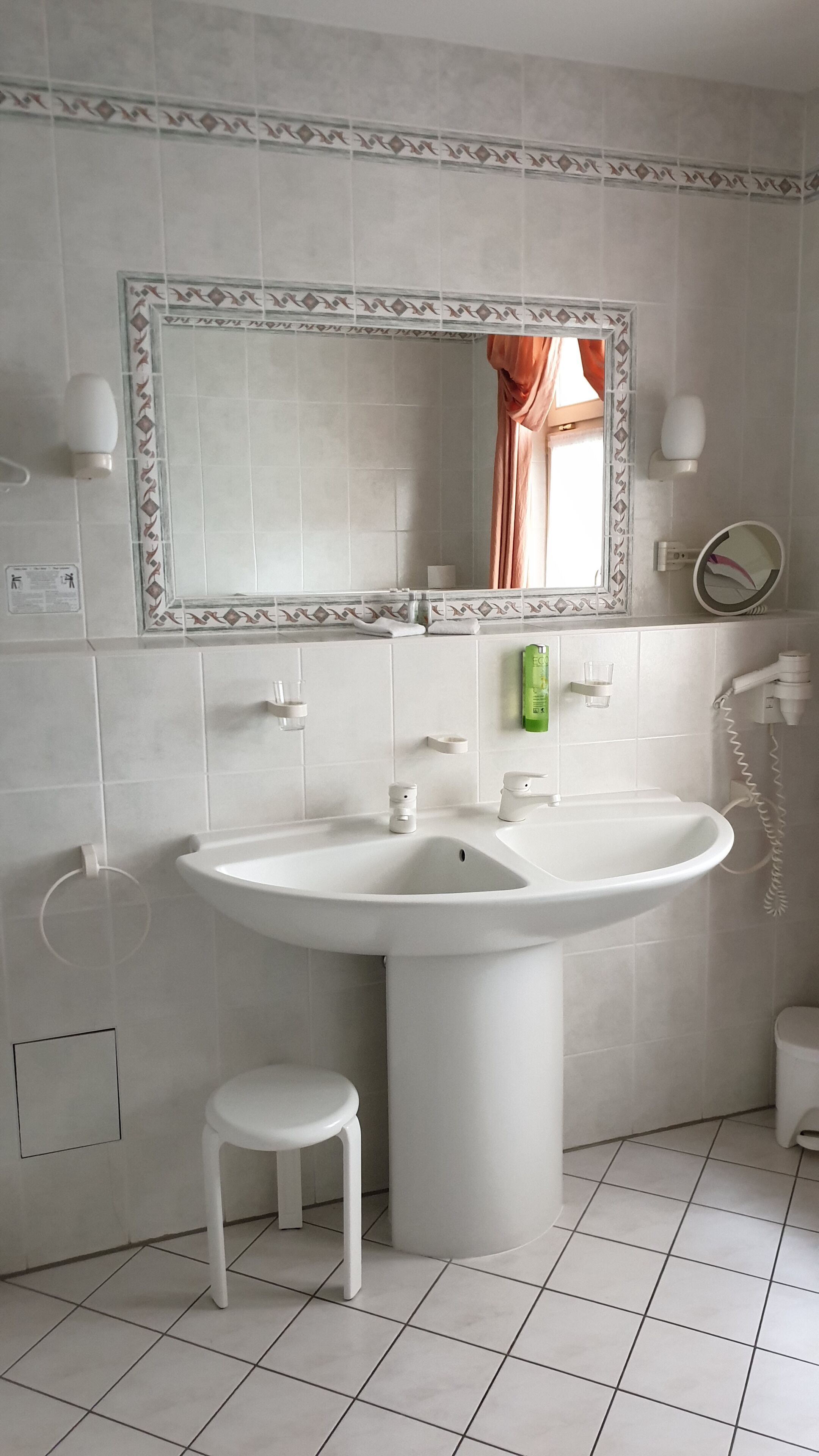 superior double room | bathroom | free toiletries, hair dryer, towels