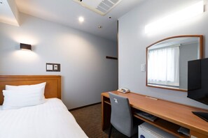 Down duvets, desk, blackout curtains, iron/ironing board - Hotel Prime inn Toyama (Toyama)
