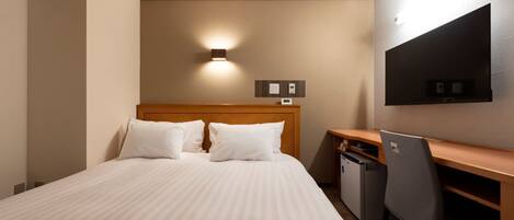 Economy Quadruple Room | Down duvets, desk, blackout curtains, iron/ironing board