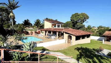 Fachada de la propiedad